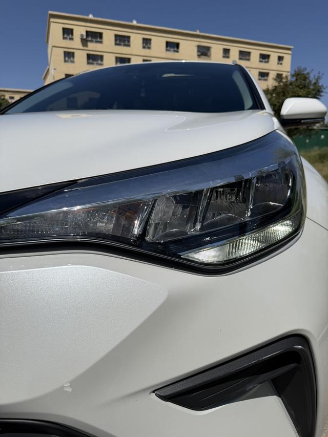 Toyota C-HR 2022, фото 15