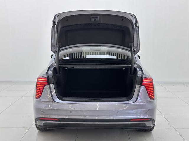 Hongqi H5 2025, фото 15