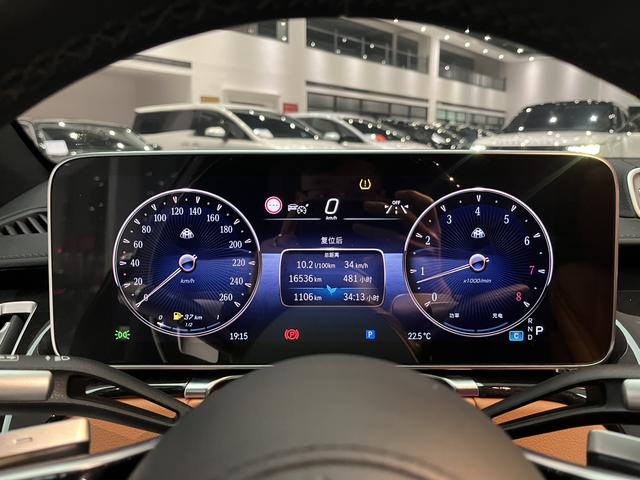 Mercedes-Benz Maybach S-Class 2024, фото 6