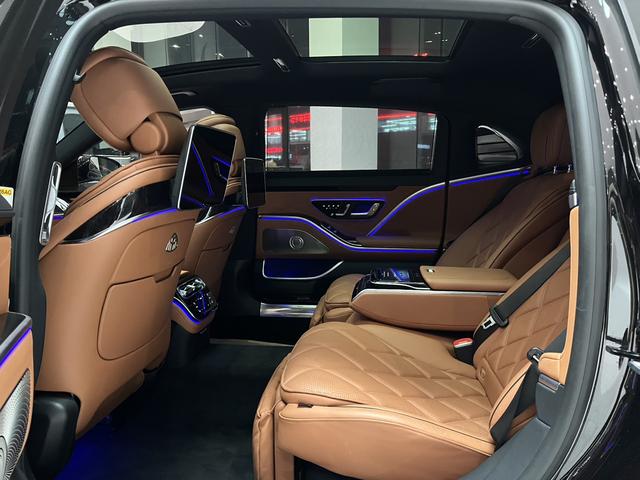 Mercedes-Benz Maybach S-Class 2024, фото 7
