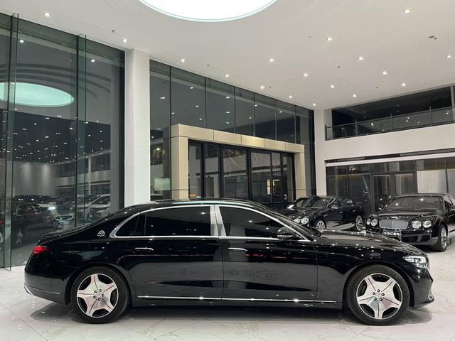Mercedes-Benz Maybach S-Class 2024, фото 13