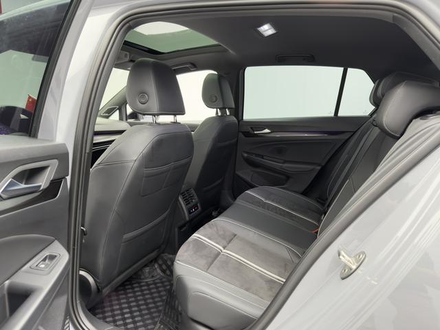 Volkswagen Golf 2023, фото 17