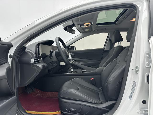 Hyundai Elantra 2022, фото 5