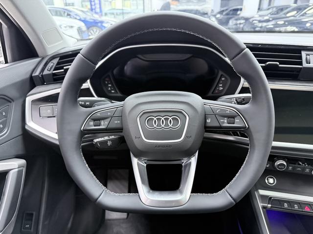 Audi Q3 2022, фото 14
