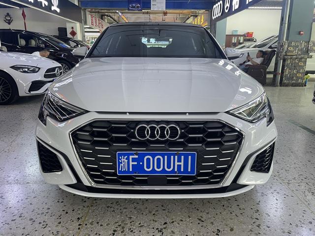 Audi A3 2023, фото 2