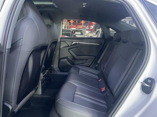 Audi A3 2023, фото 9
