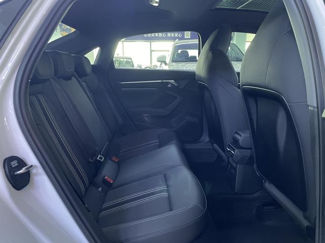 Audi A3 2023, фото 11