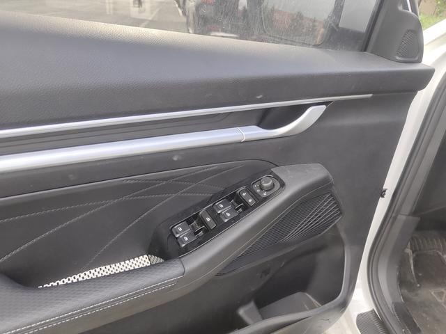 Geely Emgrand 2025, фото 15