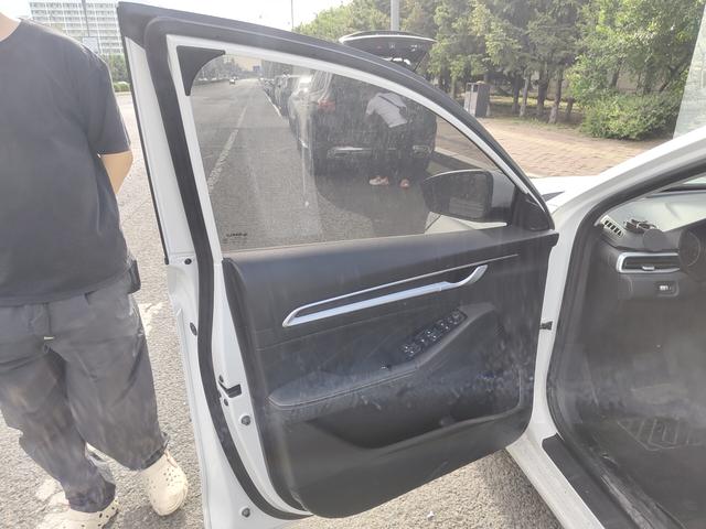 Geely Emgrand 2025, фото 16