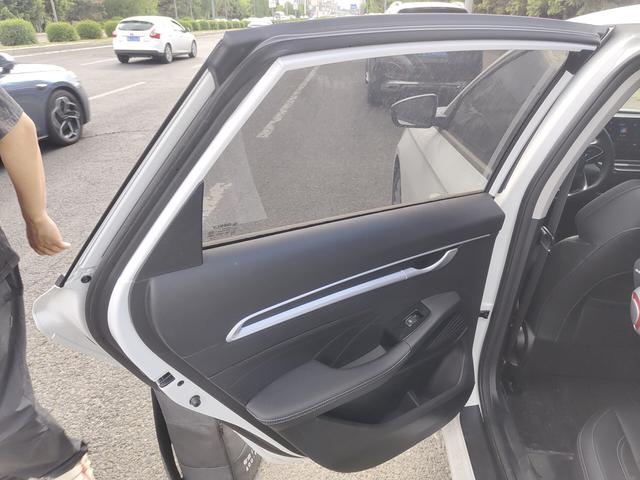 Geely Emgrand 2025, фото 17