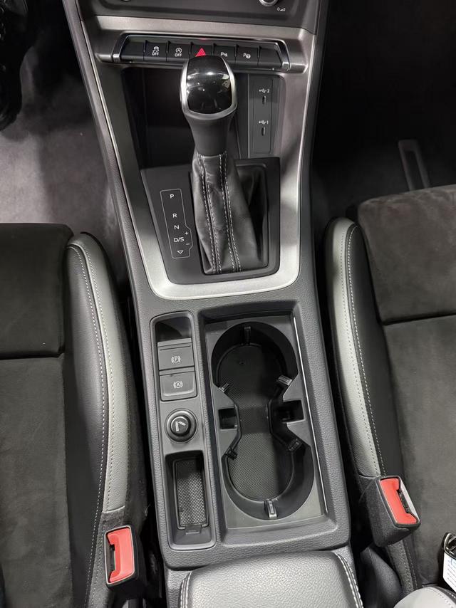Audi Q3 2022, фото 17