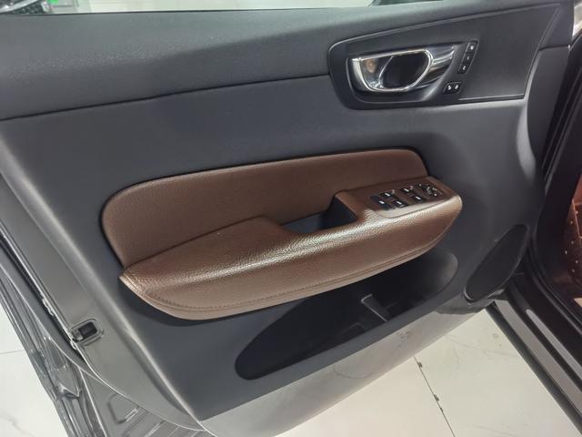 Volvo XC60 2021, фото 15