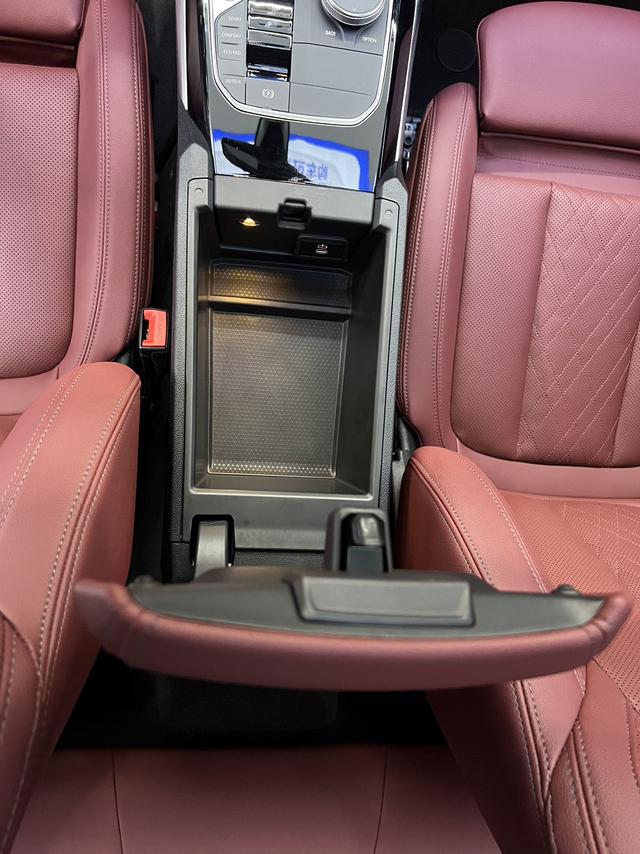 BMW 3 2023, фото 10