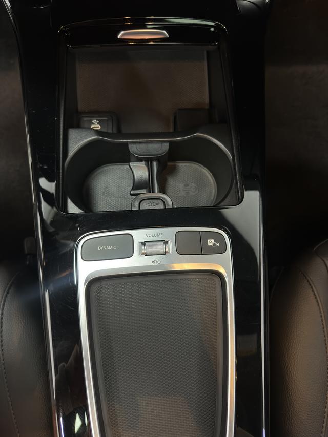 Mercedes-Benz A-Class 2023, фото 17