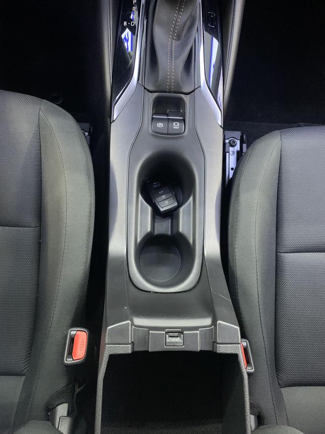 Toyota Corolla 2023, фото 10