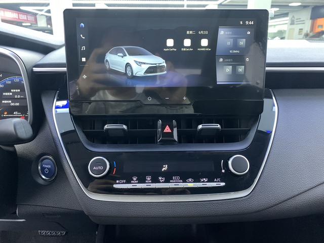 Toyota Corolla 2023, фото 13