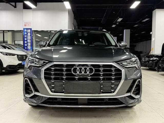 Audi Q3 2022, фото 3