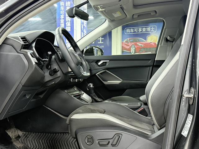 Audi Q3 2022, фото 16