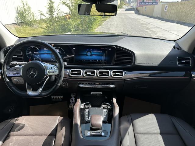 Mercedes-Benz GLS 2023, фото 6