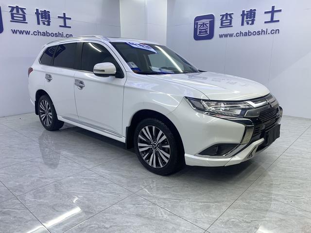 Mitsubishi Outlander 2021, фото 3