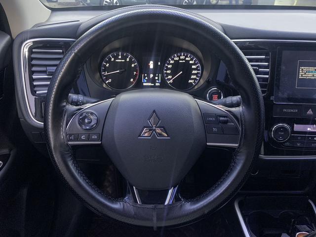 Mitsubishi Outlander 2021, фото 6