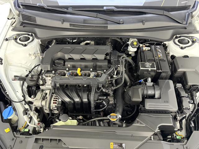 Hyundai Elantra 2022, фото 15
