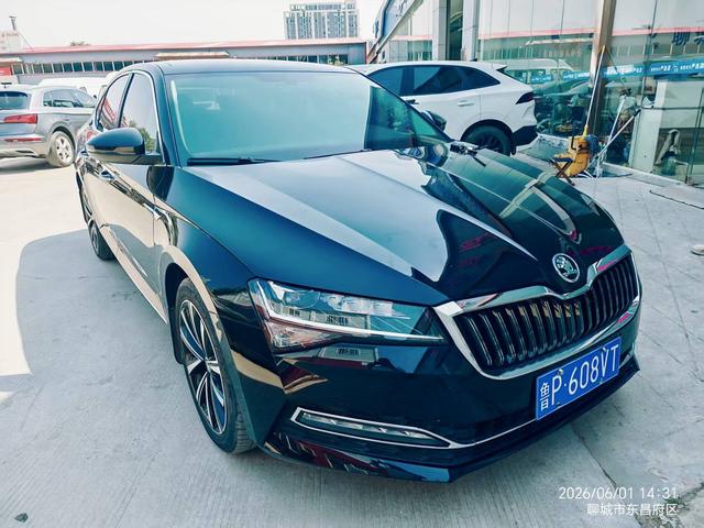 Skoda Superb 2022, фото 2