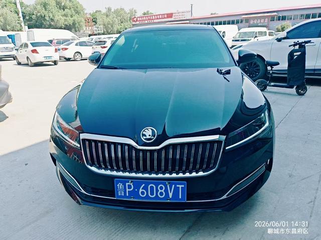 Skoda Superb 2022, фото 3