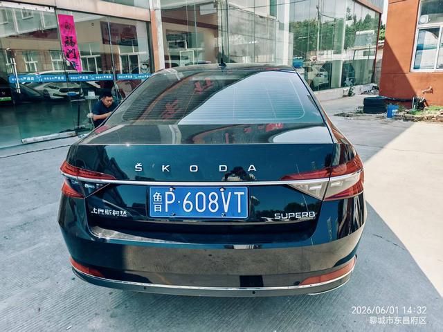 Skoda Superb 2022, фото 6