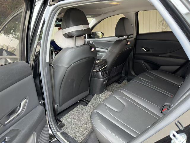 Hyundai Elantra 2022, фото 8