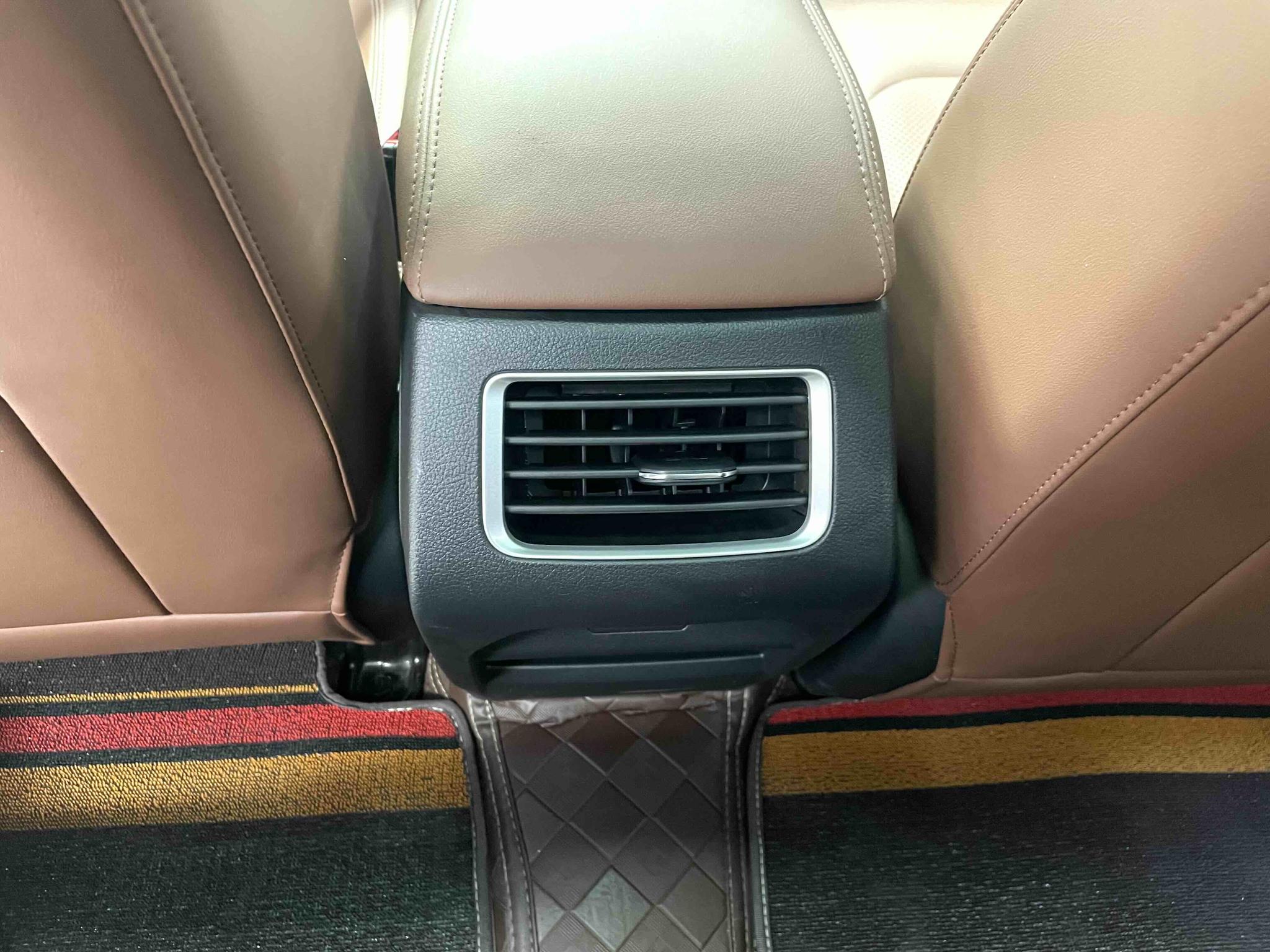 Geely Emgrand X6 2021, фото 11