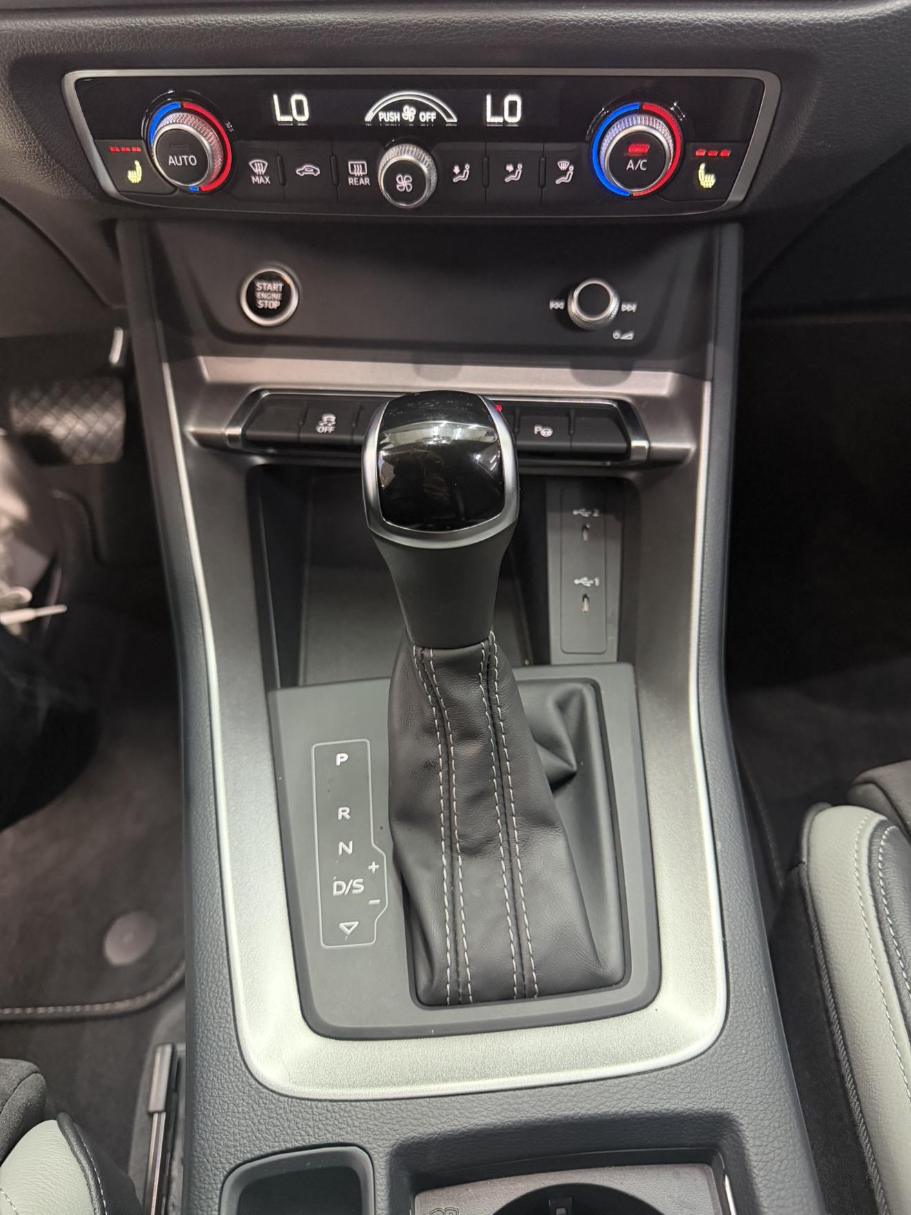 Audi Q3 2022, фото 16