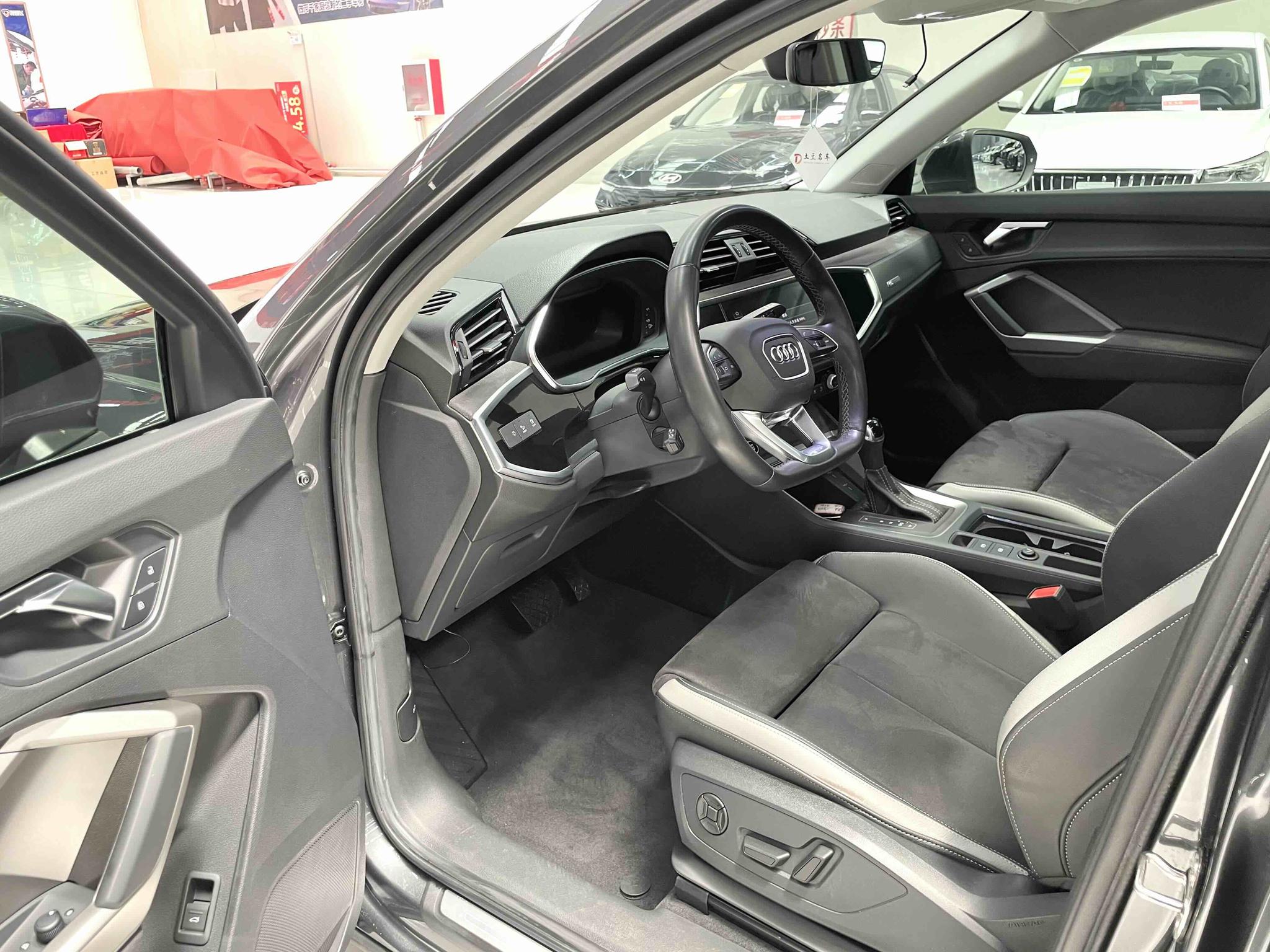 Audi Q3 2022, фото 7