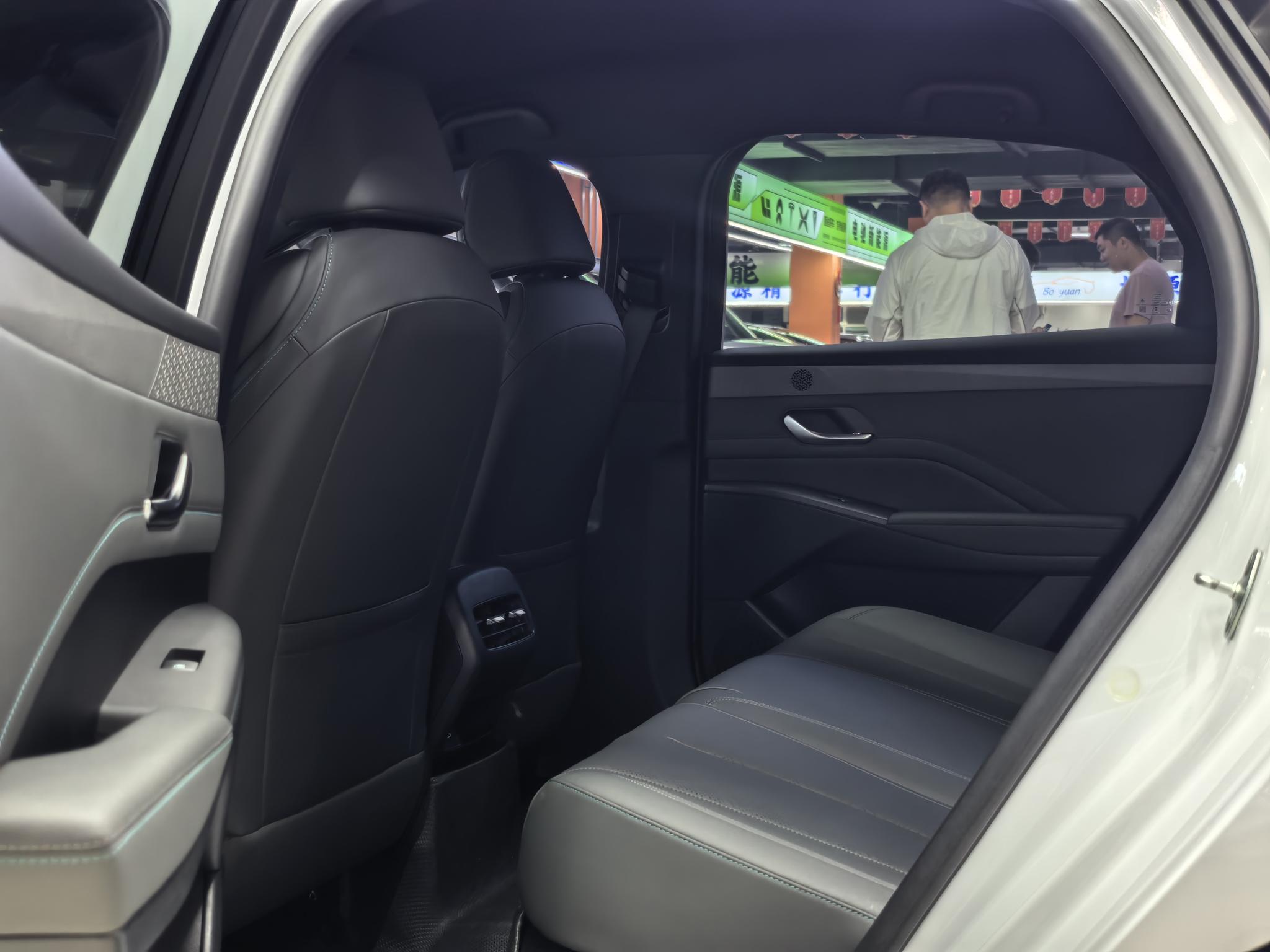 BYD Qin PLUS 2025, фото 15