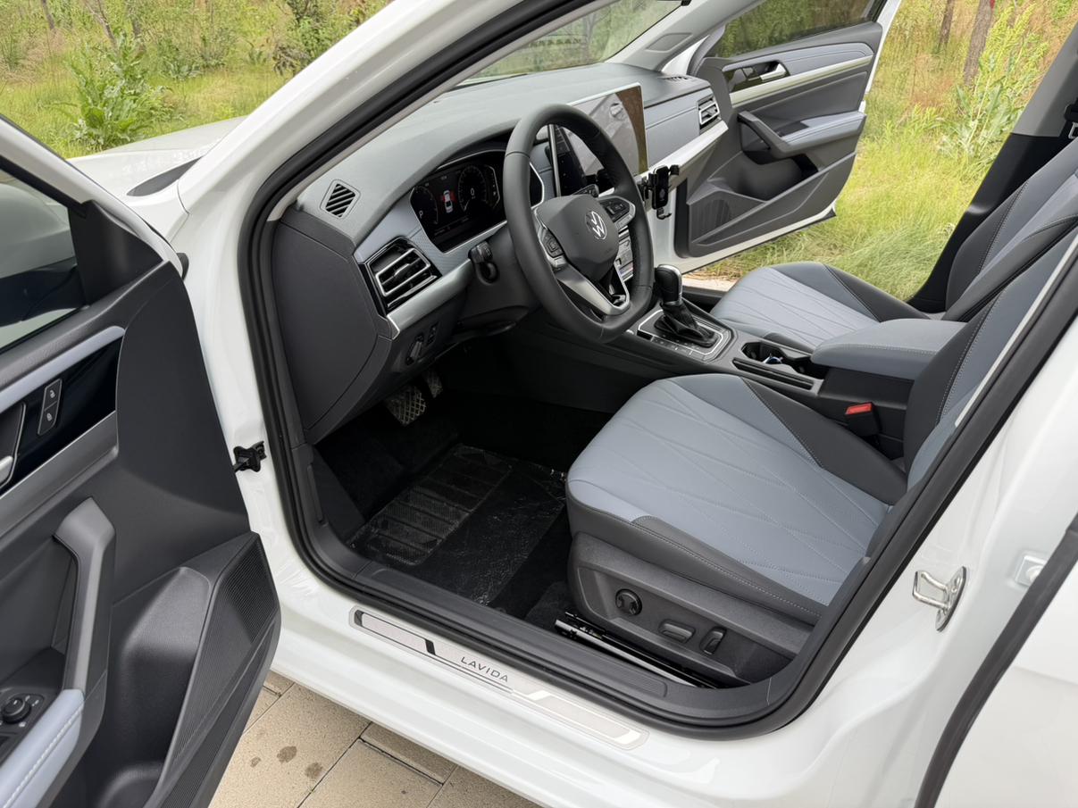Volkswagen Lavida 2023, фото 17