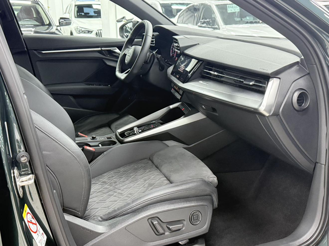 Audi A3 2021, фото 17