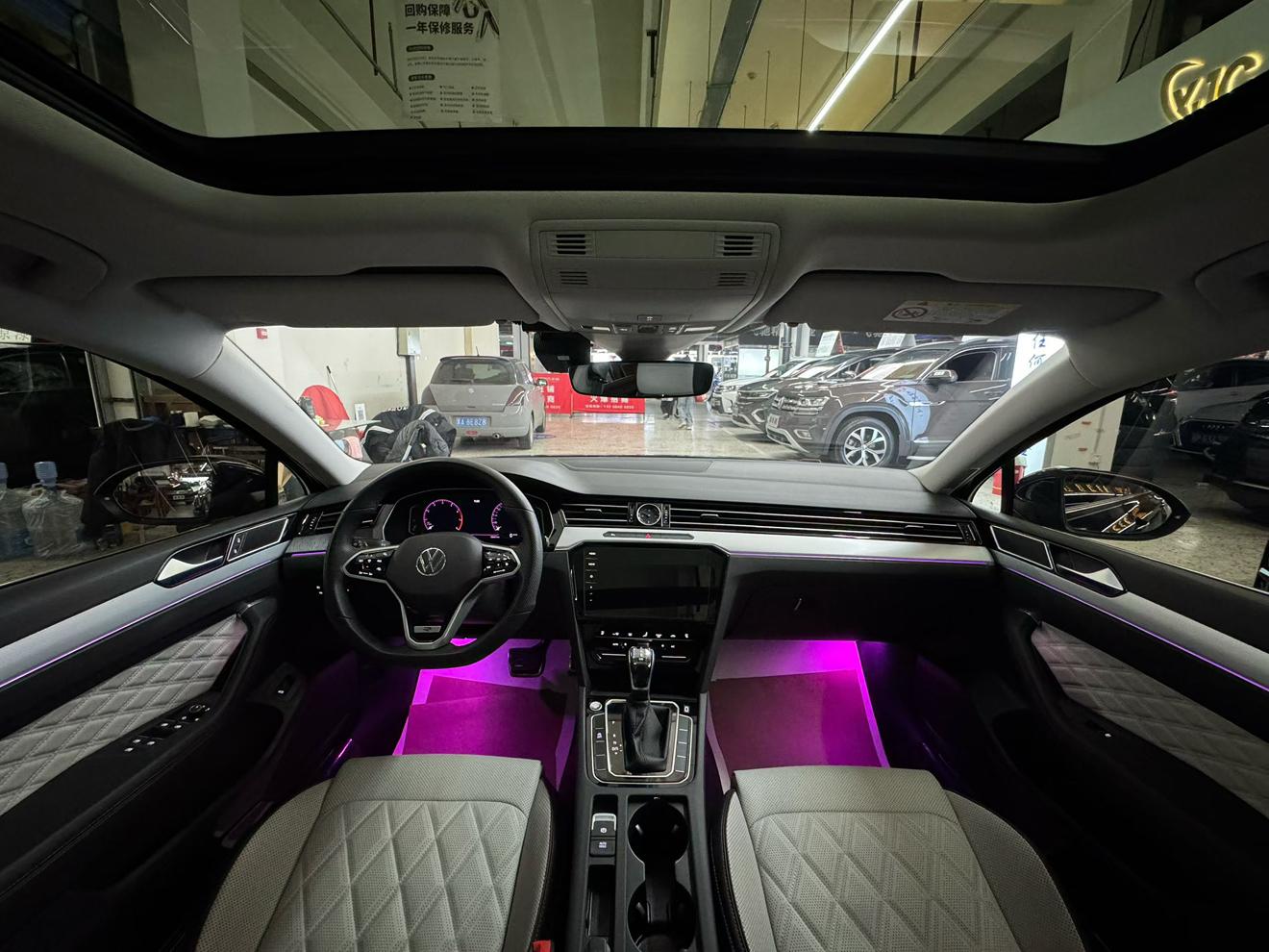 Volkswagen Passat 2023, фото 6