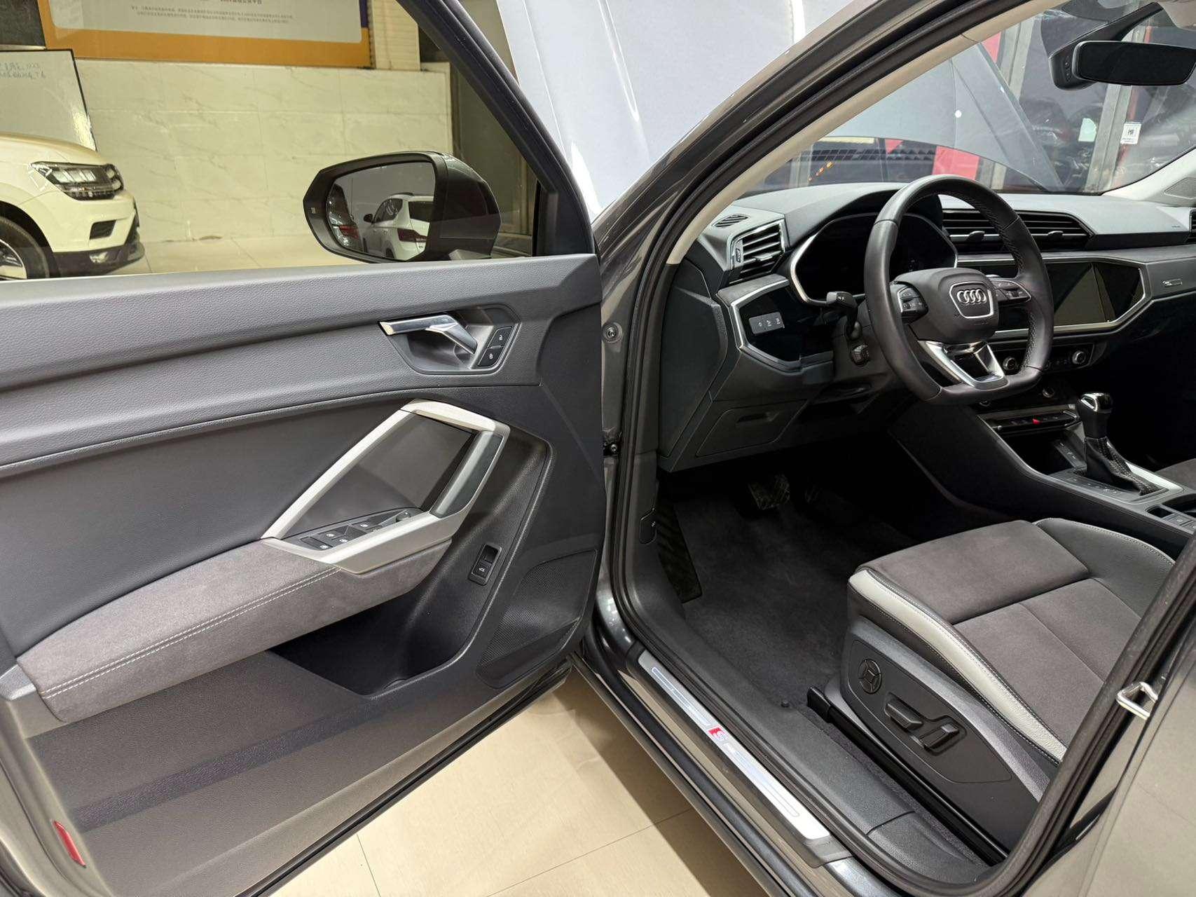 Audi Q3 2023, фото 15