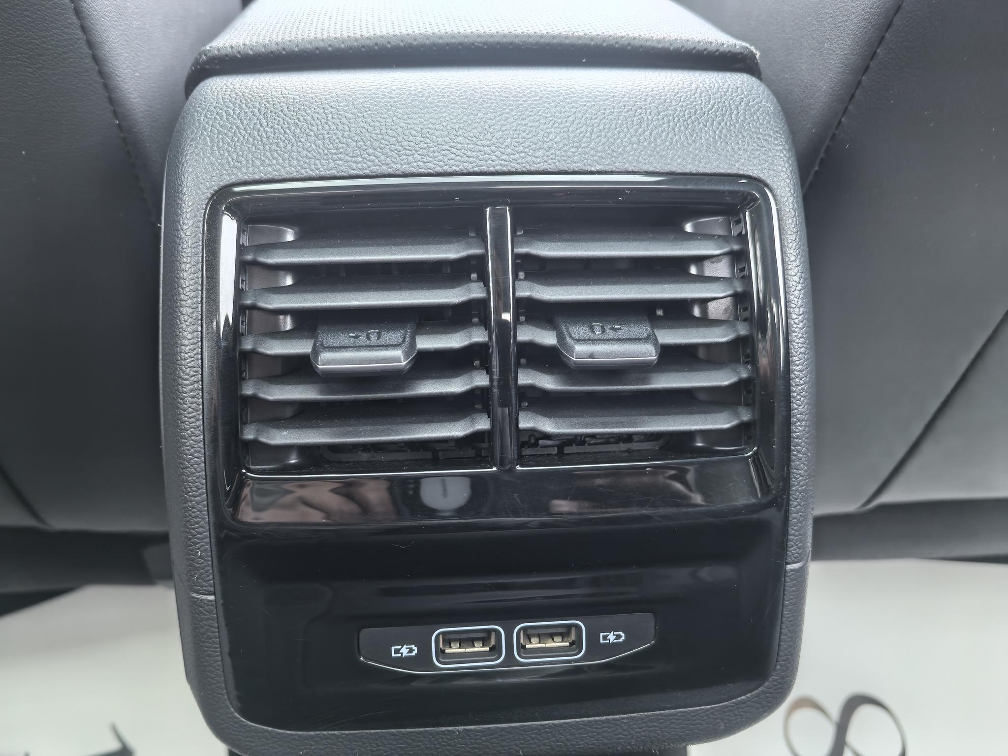 Volkswagen Jetta 2023, фото 16