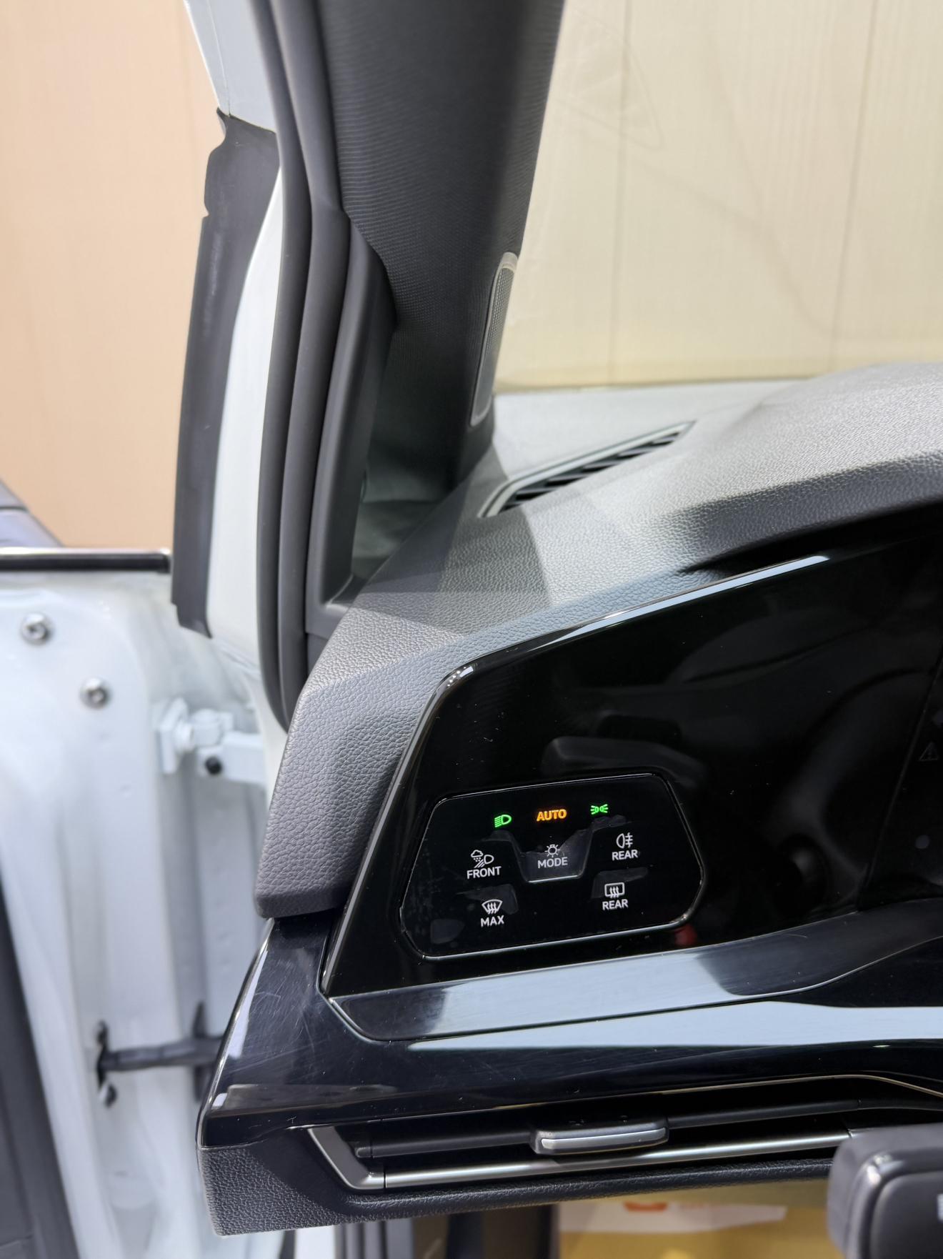 Volkswagen Golf 2023, фото 10