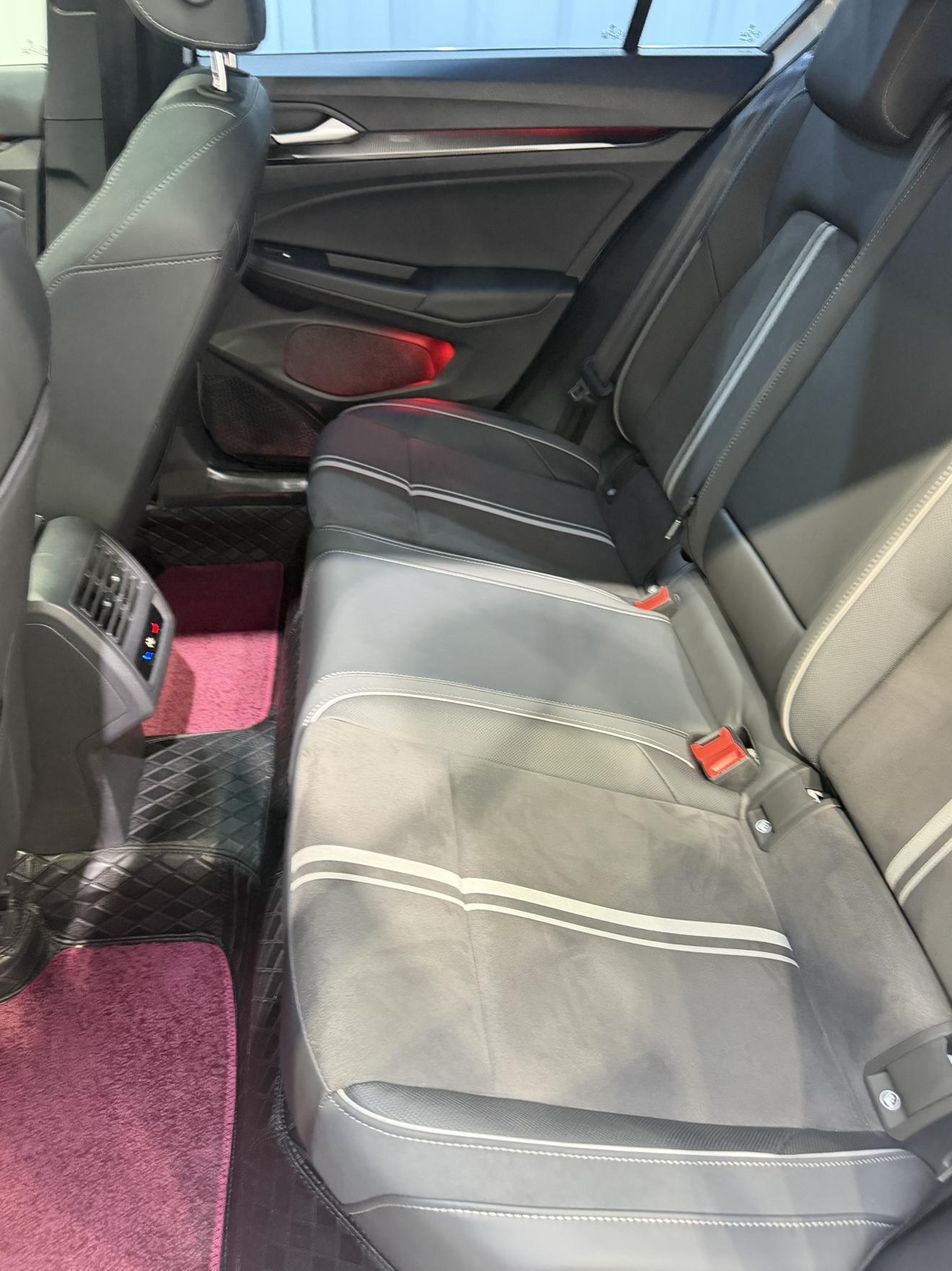 Volkswagen Golf 2023, фото 11