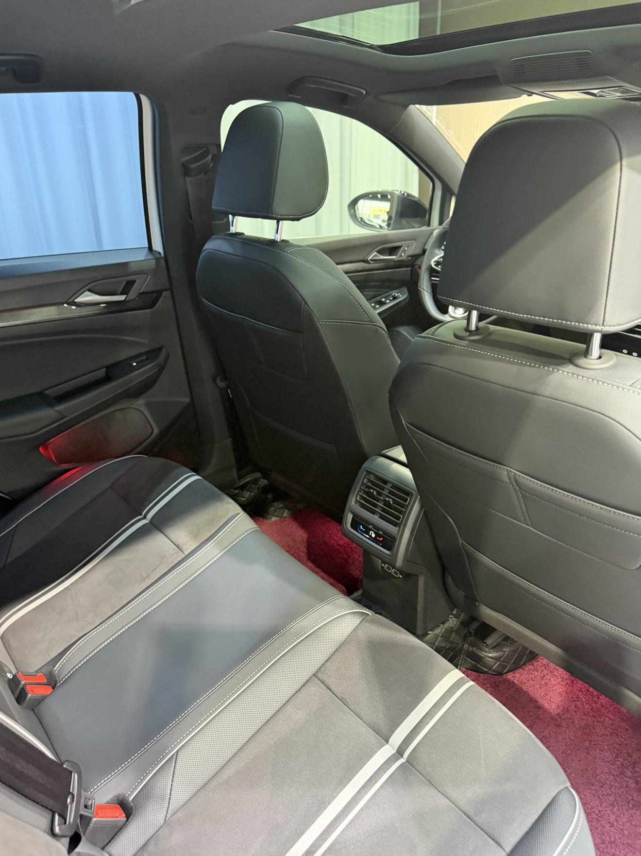 Volkswagen Golf 2023, фото 13