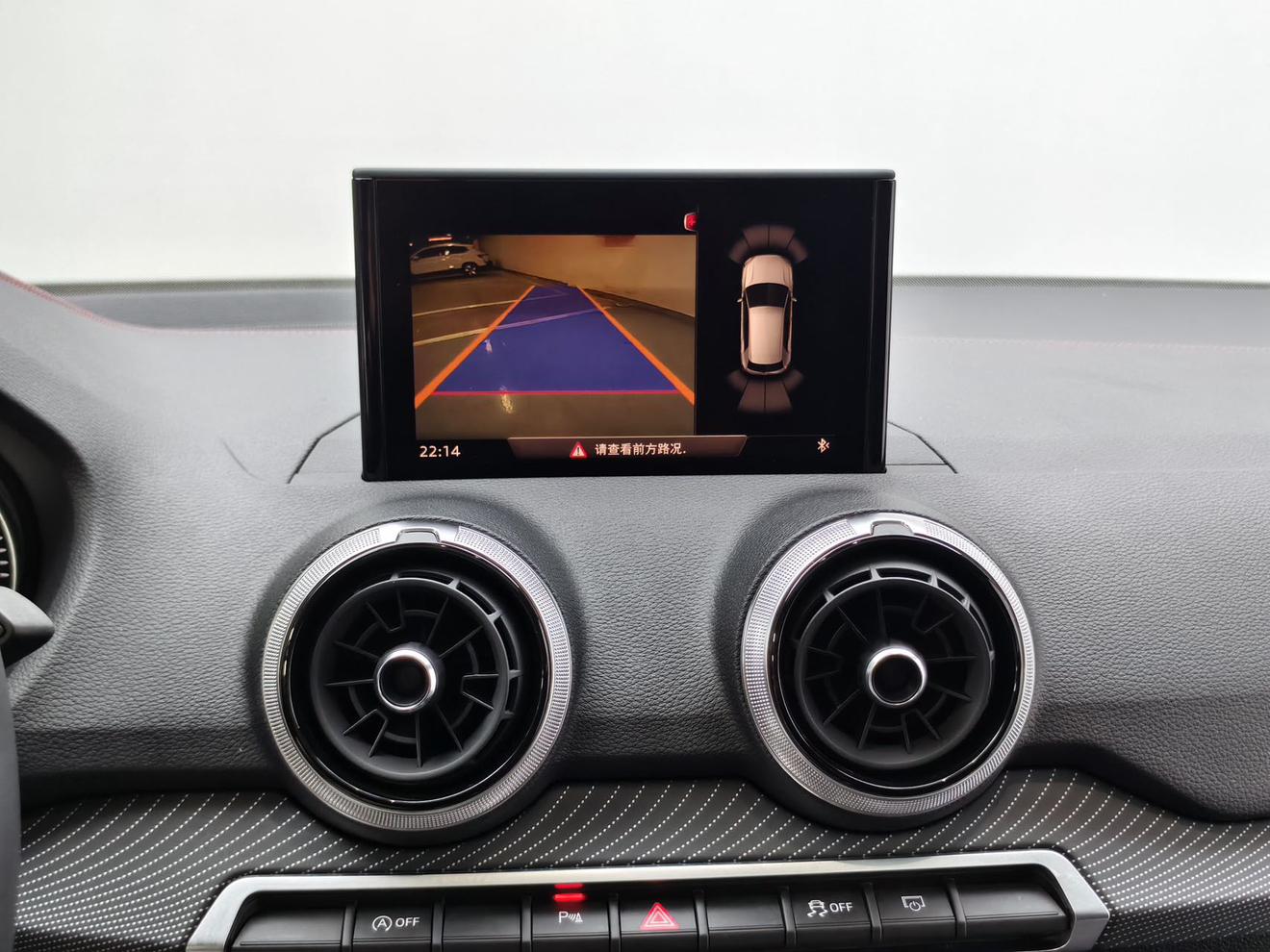 Audi Q2L 2022, фото 17