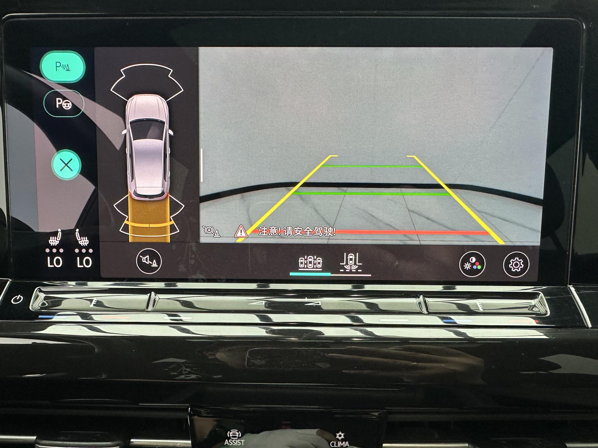 Volkswagen Golf 2023, фото 16