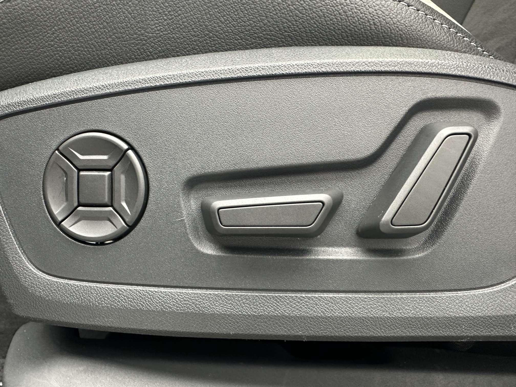 Audi Q3 2023, фото 13