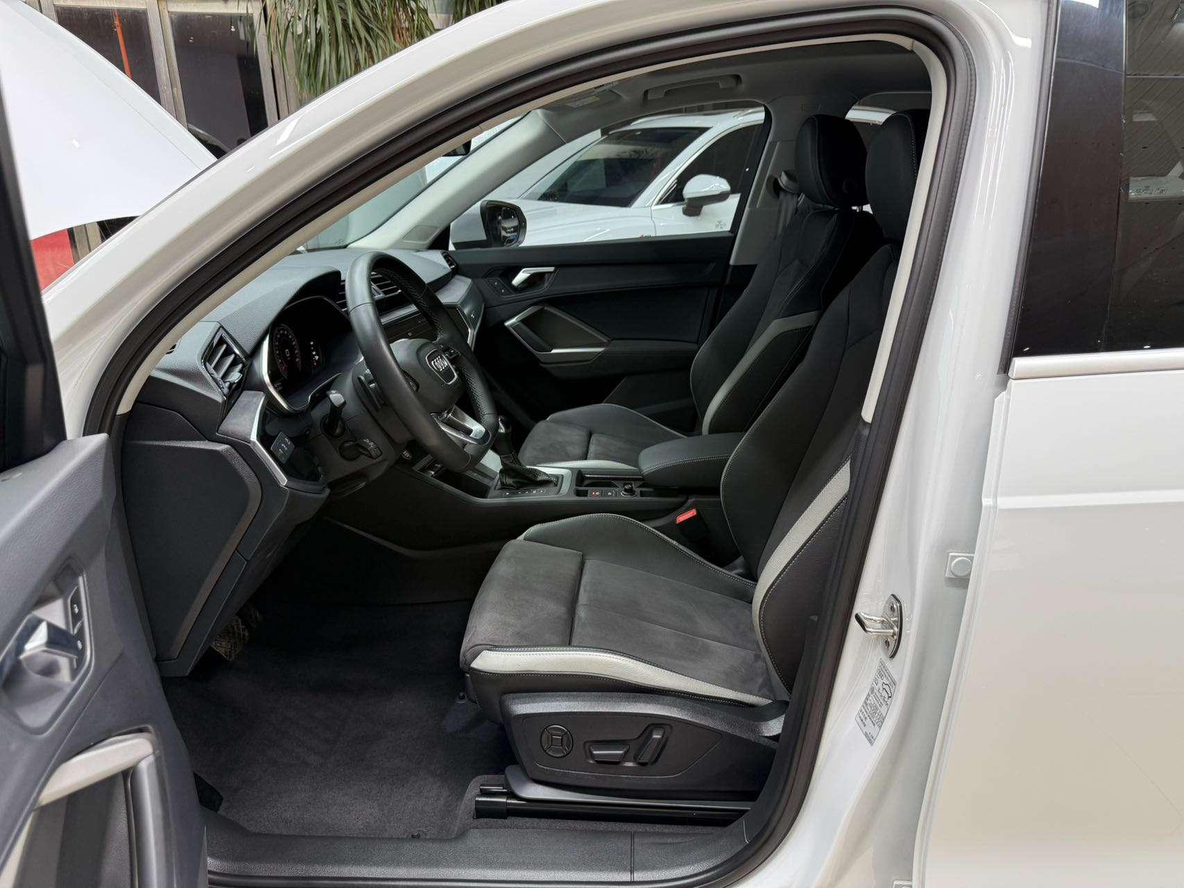 Audi Q3 2023, фото 16