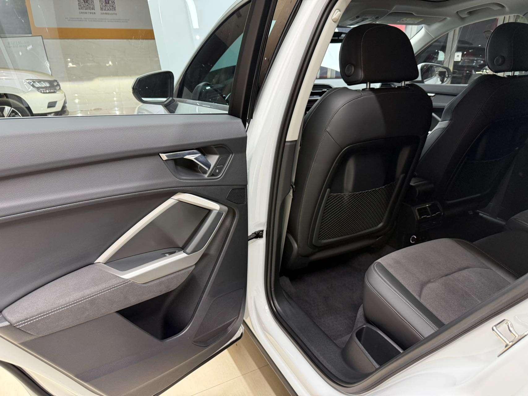 Audi Q3 2023, фото 17