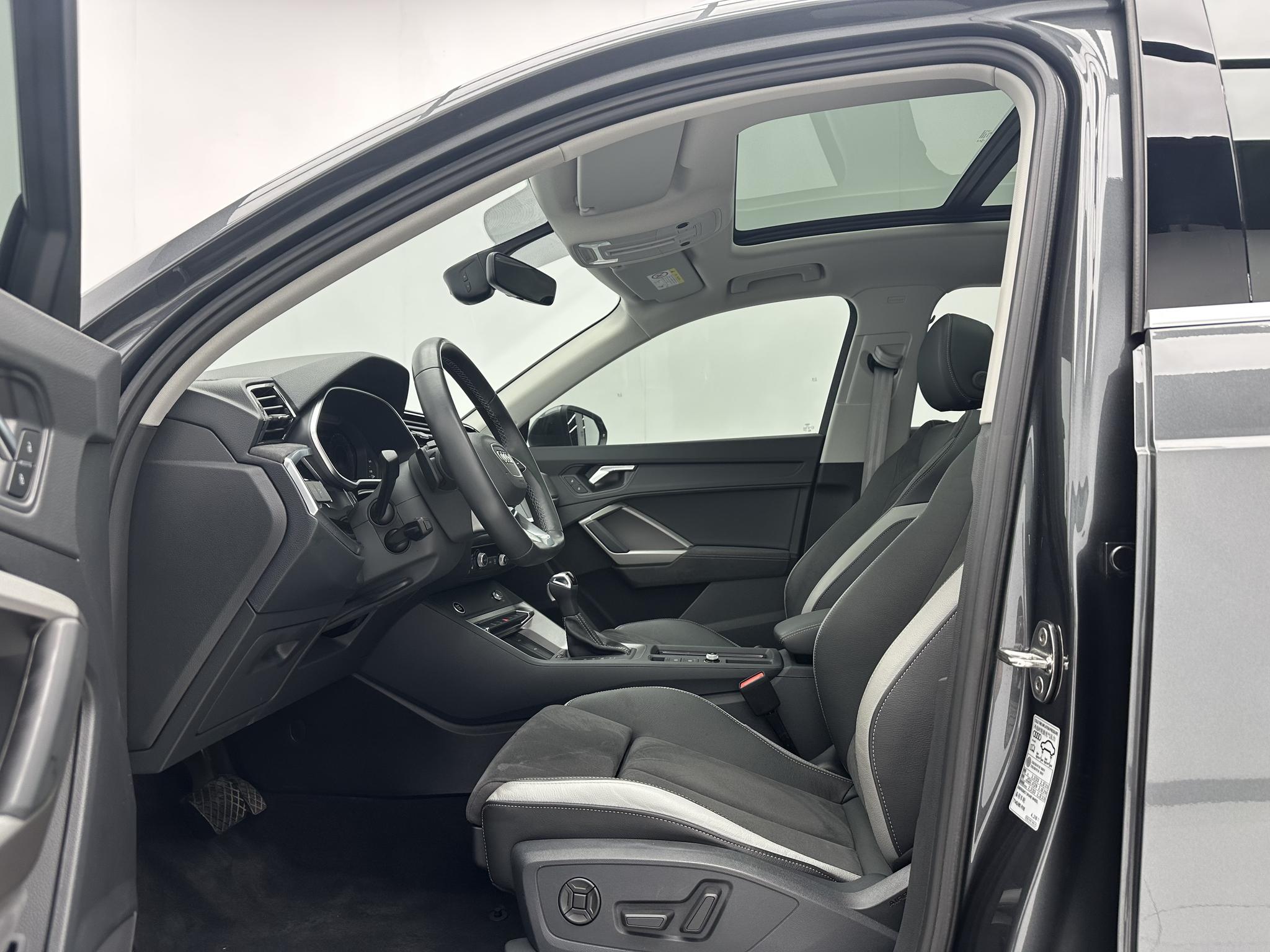 Audi Q3 2023, фото 5