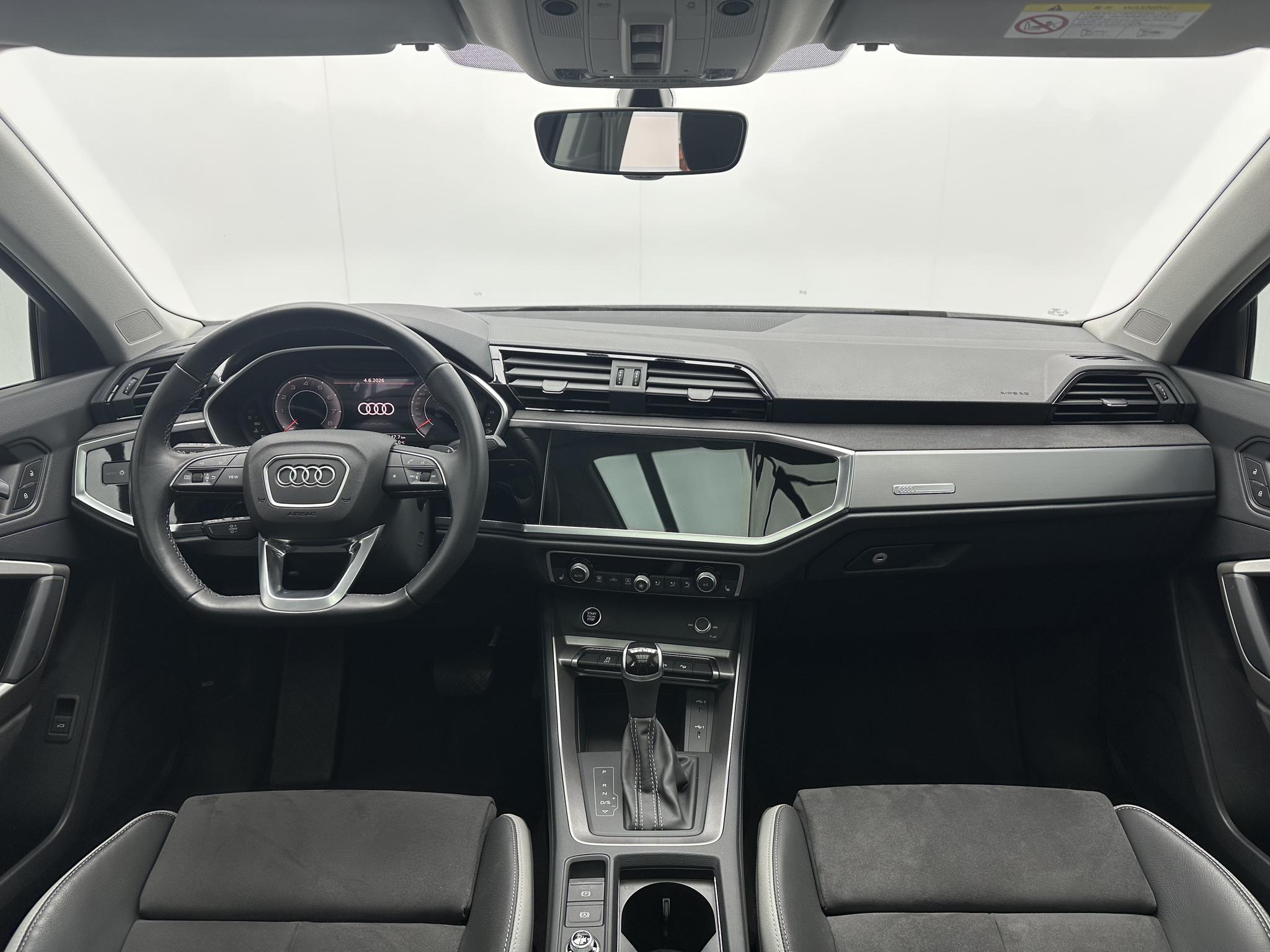 Audi Q3 2023, фото 7
