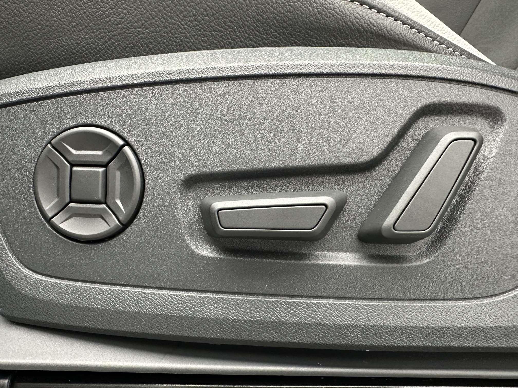 Audi Q3 2023, фото 13